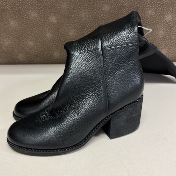 🔥🔥🔥NEW Splendid Black Leather Boots - Picture 4 of 8